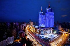 以其“文化、旅逛、贸易”三大焦点功能集于一